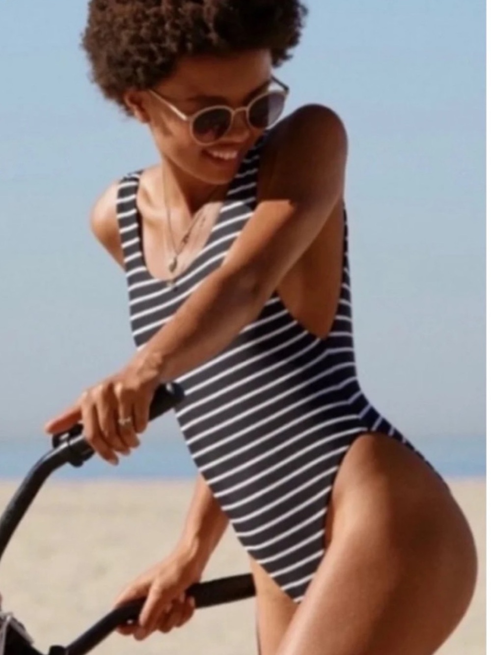 Aerie Super Scoop One-Piece Swimsuit Black & White Stripe, size L